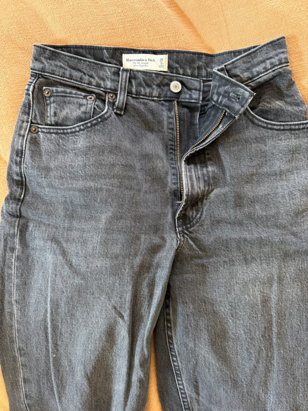 Abercrombie & Fitch Women’s Washed Black Straight Jeans 25L